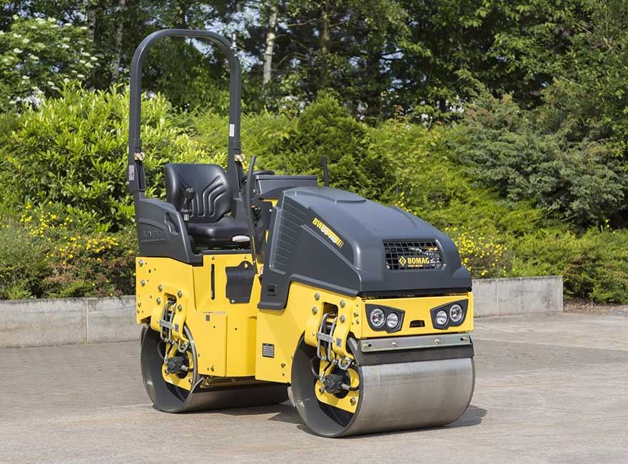 SILNIČNÍ TANDEMOVÝ VÁLEC BOMAG   1,5T